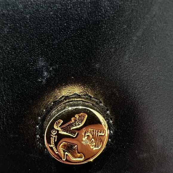 Vintage Salvatore Ferragamo Black Leather Bag – Gold Shoe hardware– 80s/90s - Picture 7 of 14